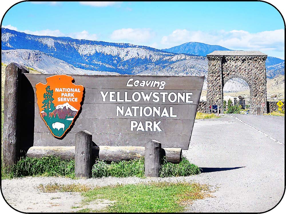 Yellowstone Roosevelt Arch